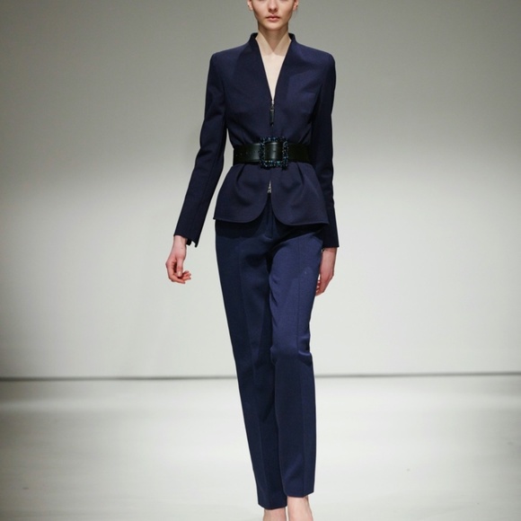 Escada 2 piece suit - Picture 4 of 7